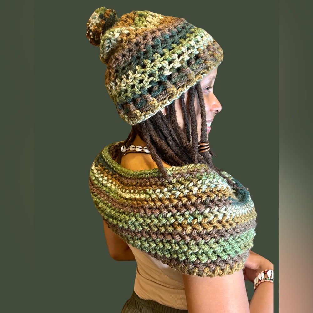 ‘In Disguise’ hat & cowl set